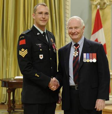 Sgt Dale Kurdziel Medal of Bravery / Médaille de la bravoure