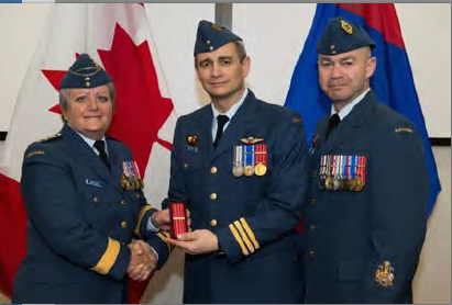 MGen Whitecross LCol Paul Doucette and CWO Gilles Caouette // Mgén Whitecross, Lcol Paul Doucette et l’Adjuc Gilles Caouette