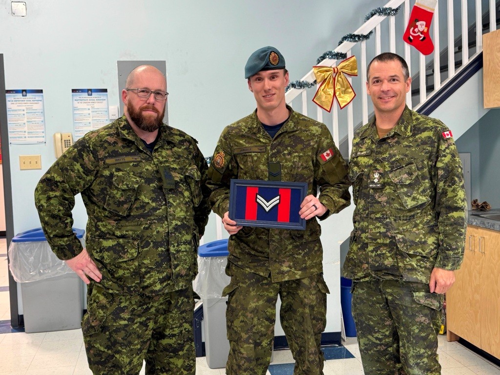RPOU(W) RSM, CWO Eric Barney, RPOU (W) Wx Cpl, Jared Duncalf, RPOU(W) CO, LCol Johnathan Hallett Photo supplied by RPOD Wainwright