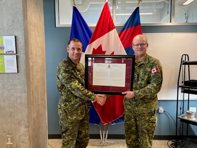 RPOU(W) CO, LCol John Hallett (L) and Capt John Hufnagel (R)