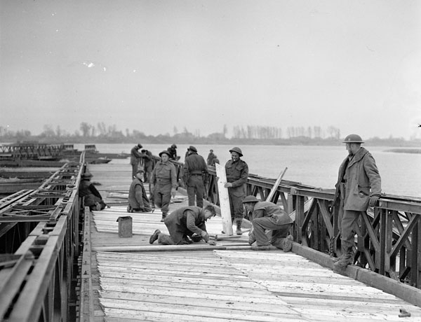 RCE Decking Blackfriars Bridge March 1945