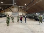 (L-R): Edmonton RPO Det OC, Maj Mackenzie Smith; 1 CER DCO, Maj Melissa Gilbride; 1 CER CO, LCol Michael Veitch, RPOU(W) CO, LCol John Hallett are explaining the legacy issues on temporary solution defy to the government green directives with DMA, Natasha Kim, and the Senior Advisor to the DM, Jayson Derow. Photo by: MWO James Richardson
