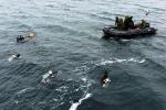 Fleet Diving Unit (Atlantic) clearance divers and 4 ESR members search the waters off the Port of Belledune, N.B., during Ex NIHILO SAPPER 16. Photo: WO Jerry Kean