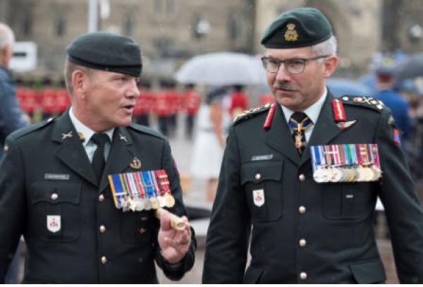 CWO Alain Guimond, Army Sergeant Major and LGen Paul Wynnyk, Commander Canadian Army // L’Adjuc Alain Guimond, Sergent-major de l’Armée et le Lgén Paul Wynnyk. Commandant de l’Armée canadienne